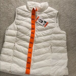 Women’s White Puffer Vest size xxl nwt
